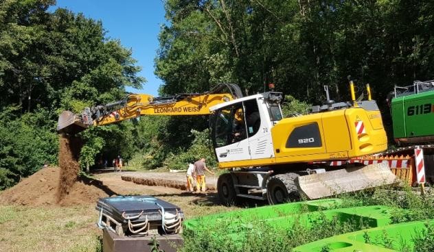 Baggern für den Staukanal 